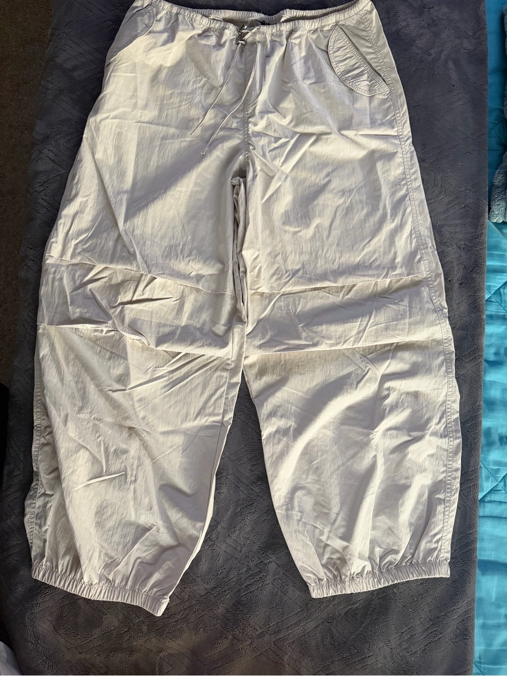 H&M Beige Cropped Jogger Pants